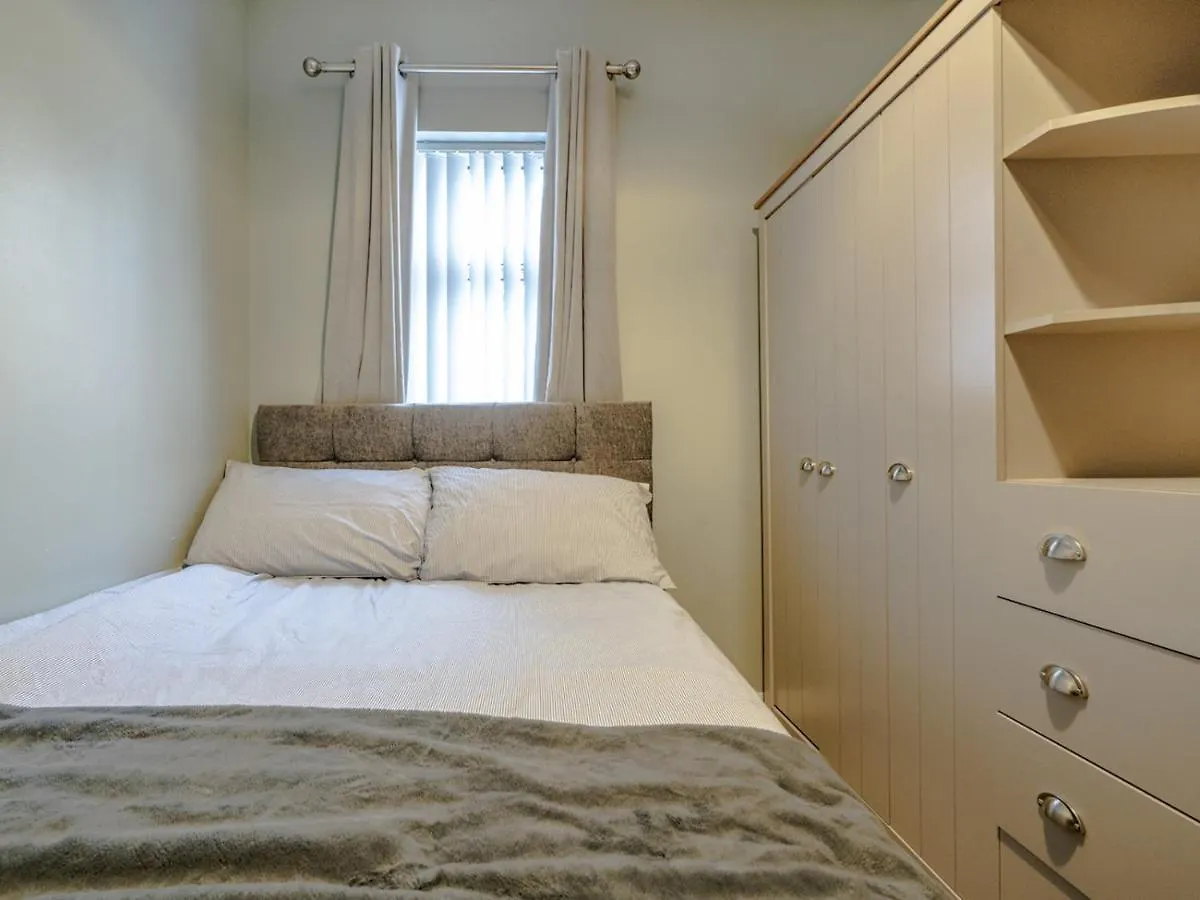 Pass The Keys Lovely 2Br Terrace House Ormeau Park Area Belfast 0*,  Velká Británie