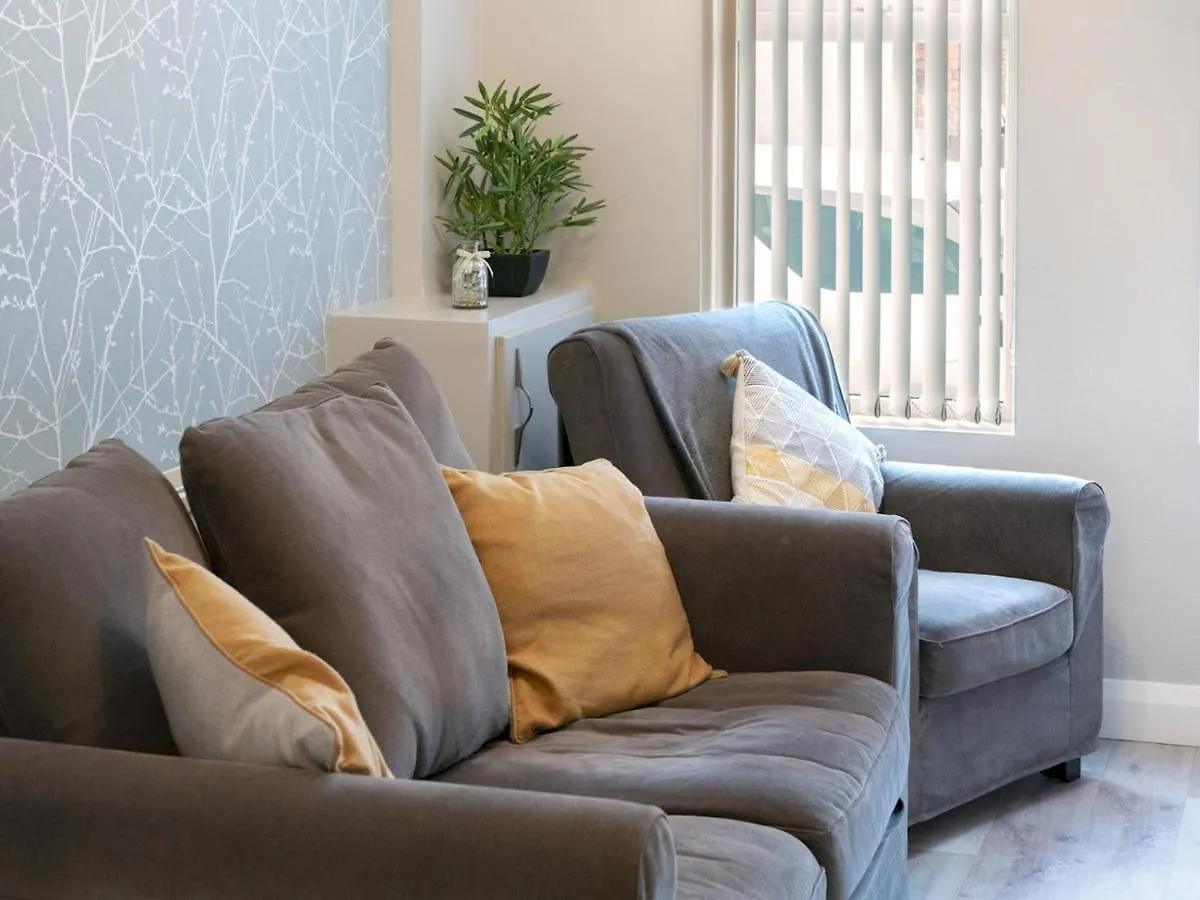 Pass The Keys Lovely 2Br Terrace House Ormeau Park Area Belfast Birleşik Krallık